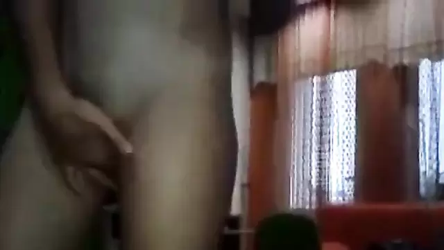 Турчанка предлагает себя другу мужа